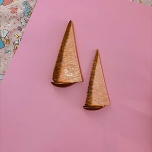 Vintage Mid-Century Favor Ware chalk wear wall decor